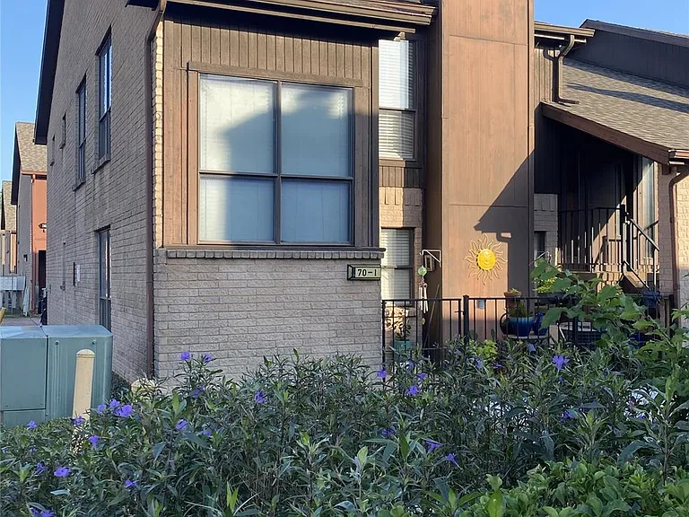 70 Evanston St #1 — Photo 1