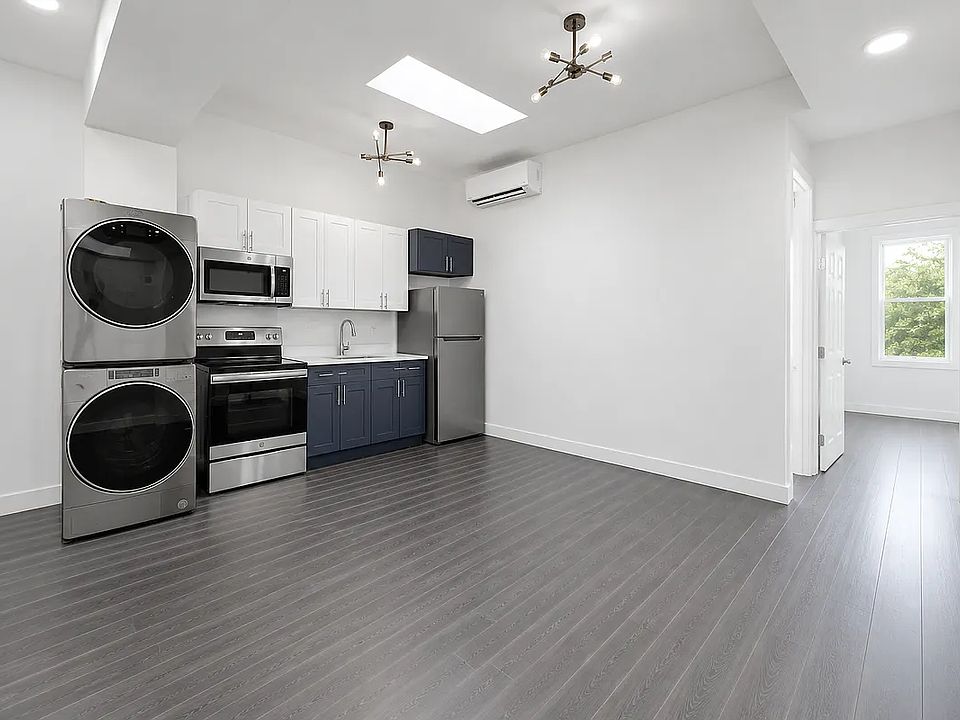 1st image of 418 Rogers Ave #7