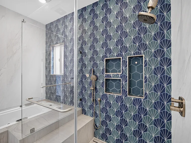 208 Goodwin Dr — Photo 33