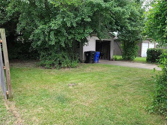 5th image of 18314 La Salle Ave