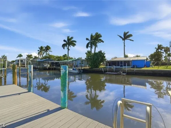 2607 Bayshore Dr, Matlacha, FL 33993