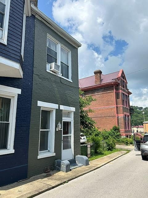 1st image of 116/118 W Front St