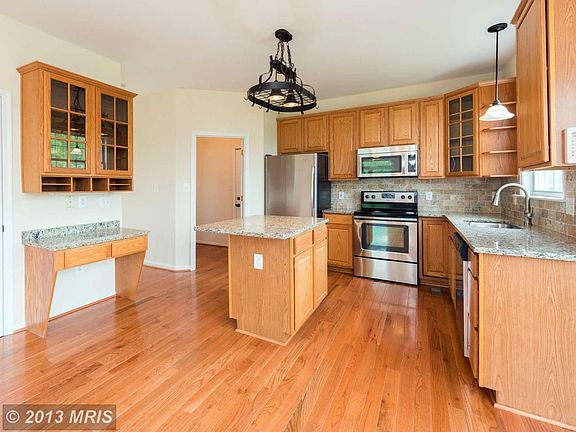 2nd image of 10420 Woodlake Ct
