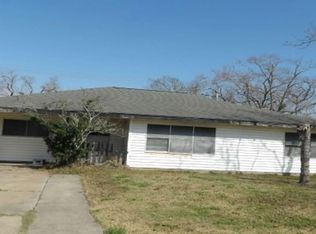 814 W 9th St, Freeport, TX 77541