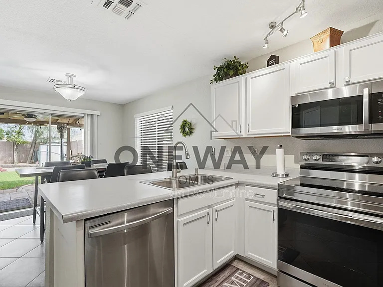 127 S Parkwood — Photo 12