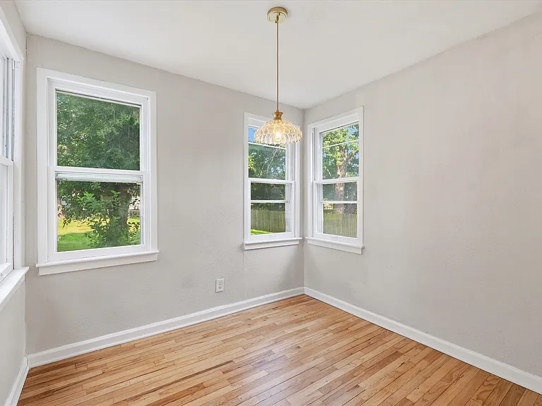 7725 Robinson St — Photo 13