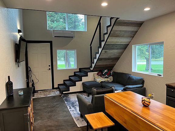 4th image of 3435 Tobacco Rd