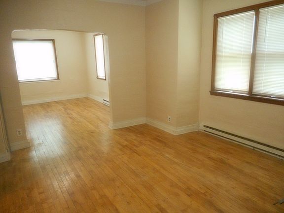 3rd image of 914 Armstrong Ave APT 1