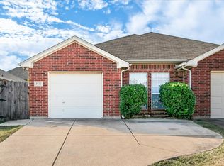 5724 Swords Dr, Fort Worth, TX 76137
