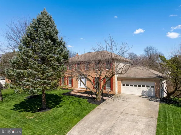 12701 Roark Ct, Reston, VA 20191