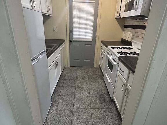 5th image of 1137 44th St Unit 3