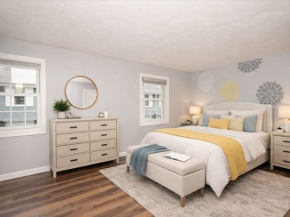 4th image of 64 Mechanic St APT 3