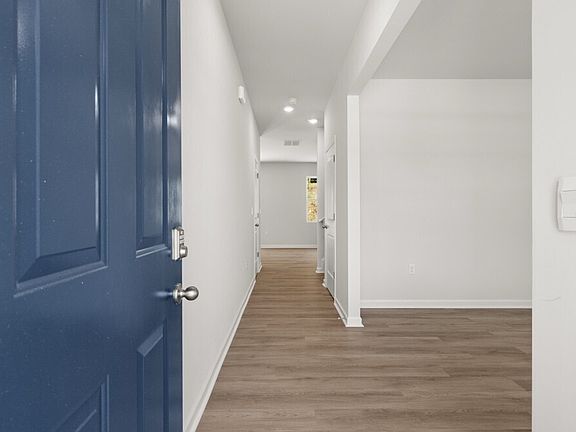 2nd image of 515 Oak View Ln