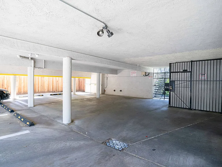 2617 G St #9 — Photo 12