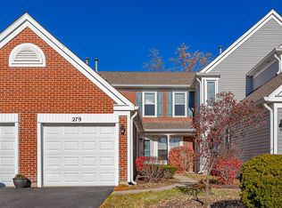 279 University Ln #6, Elk Grove Village, IL 60007