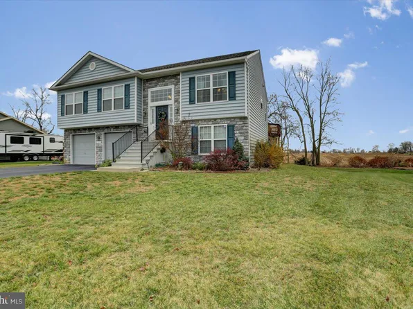 15680 Wedgewood Dr, Greencastle, PA 17225