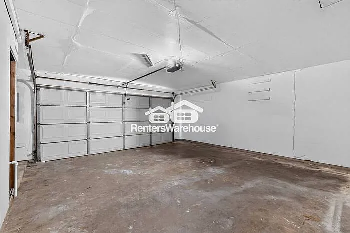 1004 Whitehall Dr — Photo 38