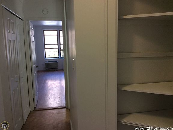 5th image of 35-20 Leverich St #246