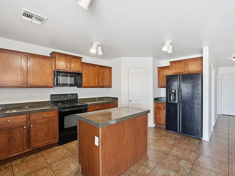 306 S Cactus St — Photo 6