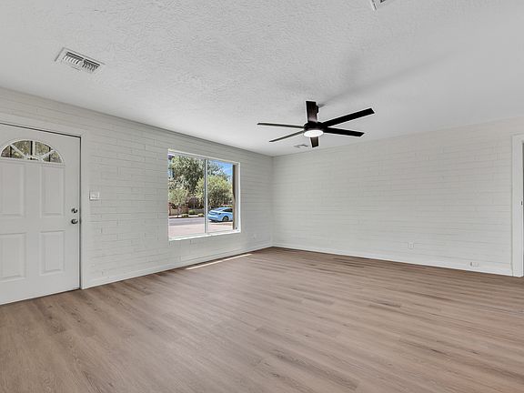 4th image of 3114 W Missouri Ave
