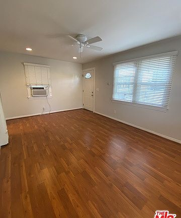 3rd image of 1043 N La Jolla Ave