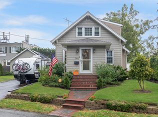 746 Foxhurst Rd, Baldwin, NY 11510