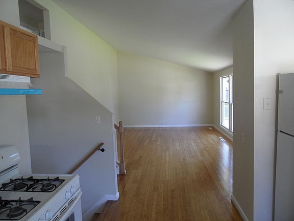 3rd image of 1328 Wilson Ave