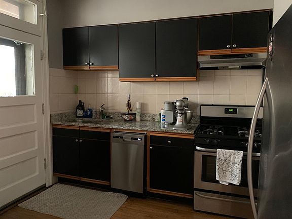 3rd image of 3505 N Pine Grove Ave APT 2N