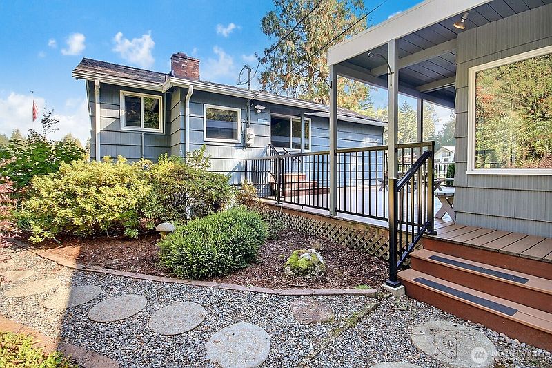 2nd image of 31602 W Lake Morton Drive SE
