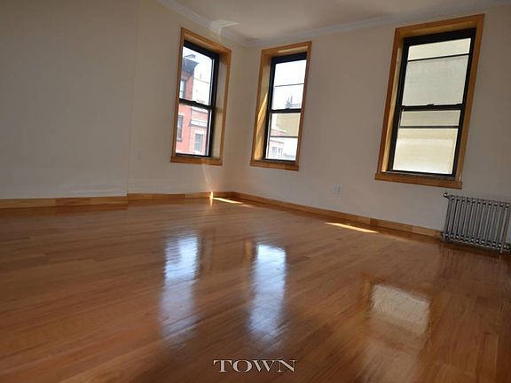 3rd image of 400 E 12th St APT 5