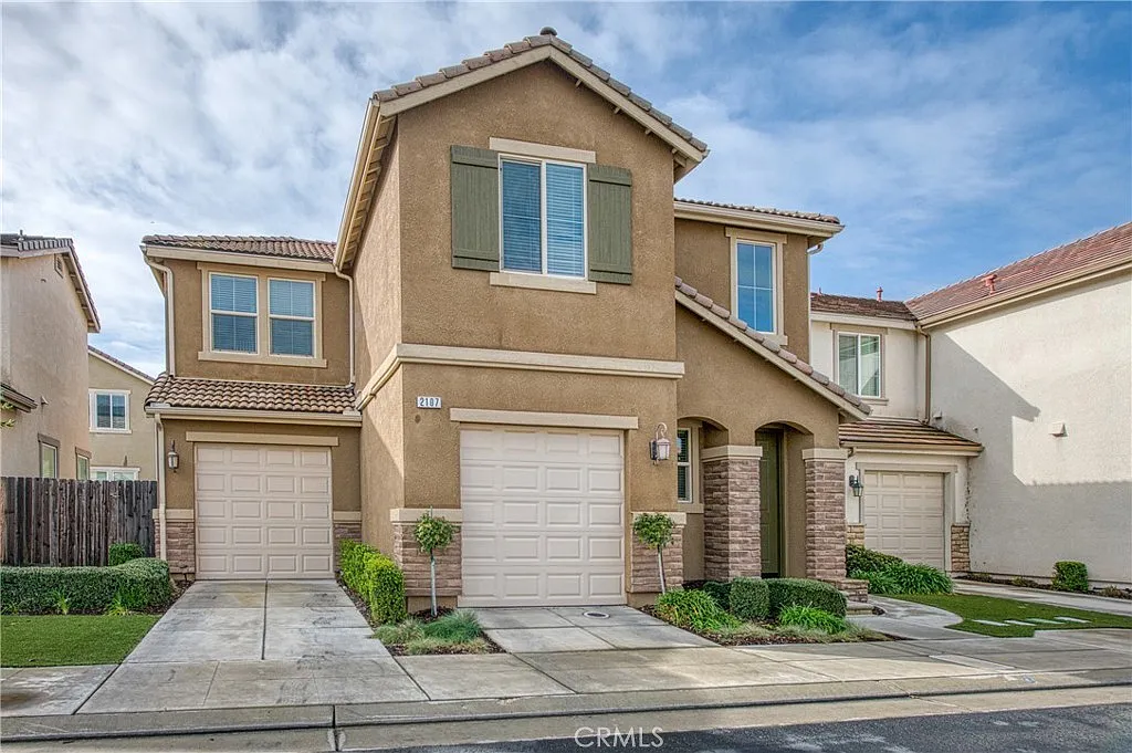 Building Photo - 2107 E Makenna Dr