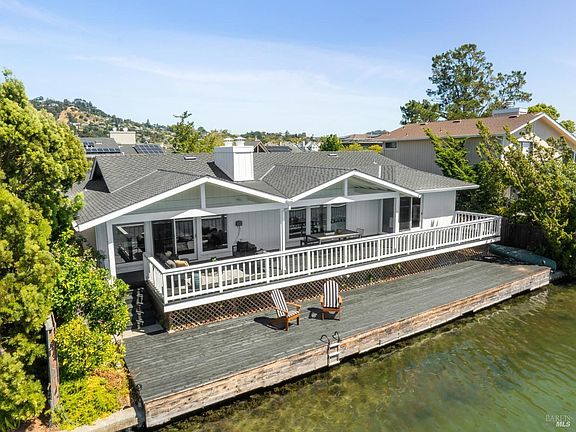 4th image of 381 Riviera Circle