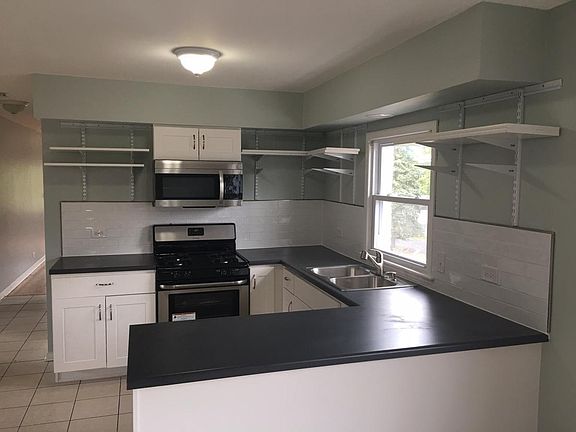 2nd image of 845 E Lilly Ln APT 3