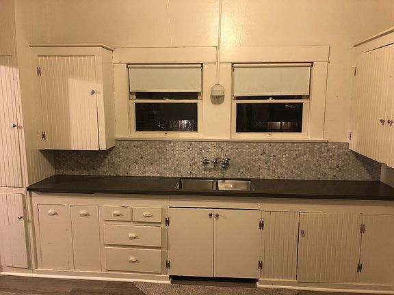 2nd image of 122 Grove St APT 4