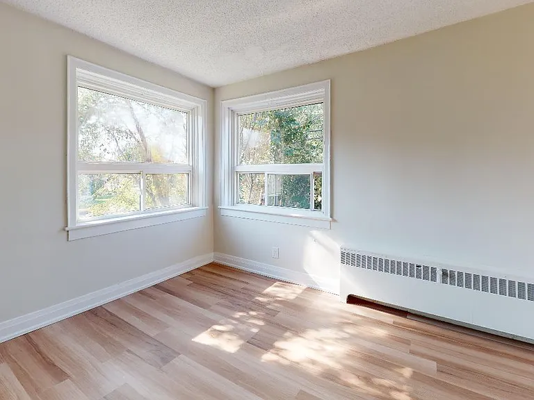 775 Concession St — Photo 11