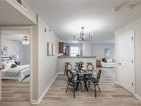 4th image of 9723 Crayford Dr #1B