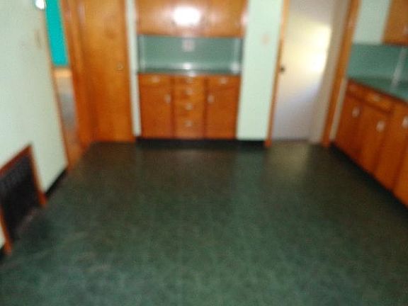 5th image of 18 McGill St