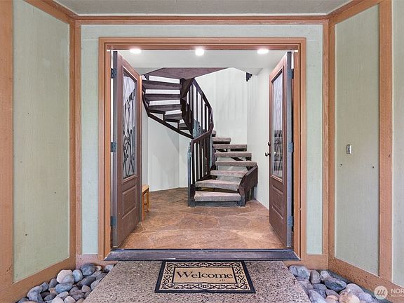 3rd image of 14494 NE Valley View Lane