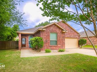 4011 Louise Dr, Beeville, TX 78102