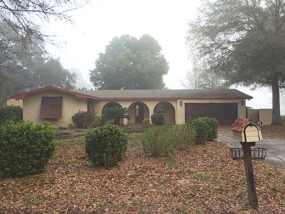 3rd image of 902 W Lakeshore Dr