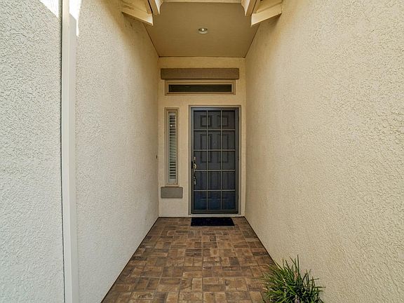 4th image of 1040 Castleberry