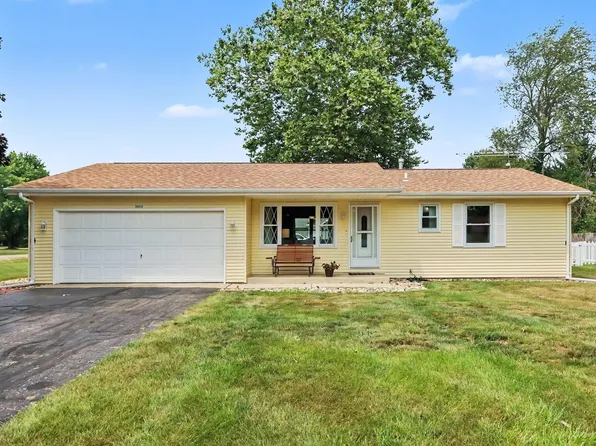 56848 Bow Dr, Three Rivers, MI 49093