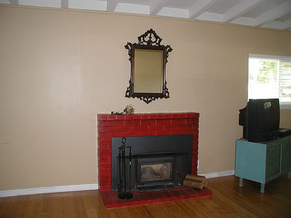 5th image of 1604 Scott St