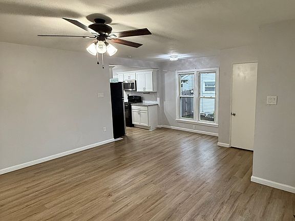 4th image of 1160 Kingsley Rd