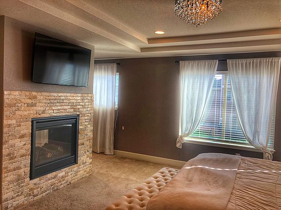 Dual sided fireplace 