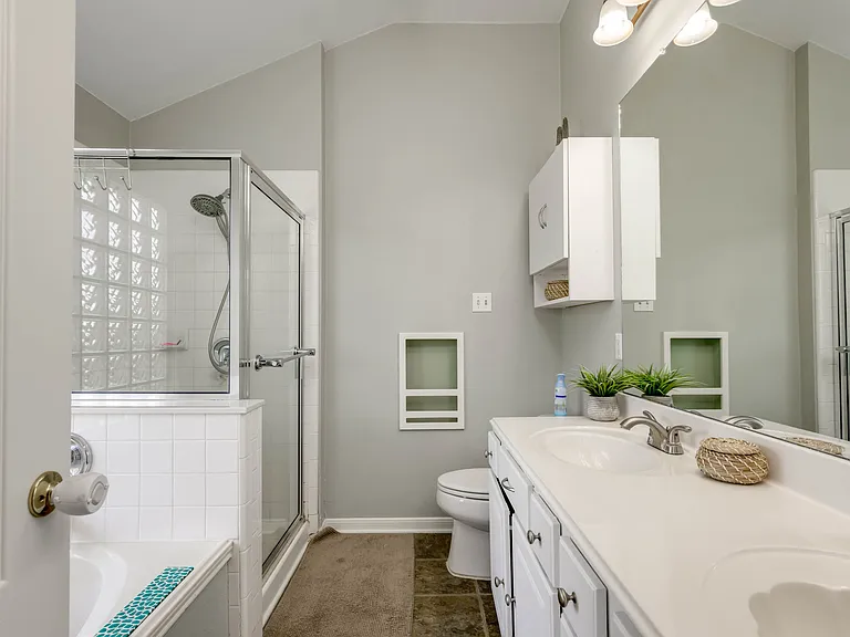 3625 Hawk Ridge St — Photo 21