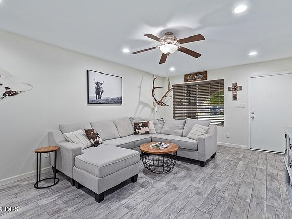 3rd image of 3820 W GROVERS Avenue