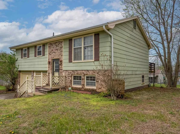 808 Manor Ct, Sedalia, MO 65301