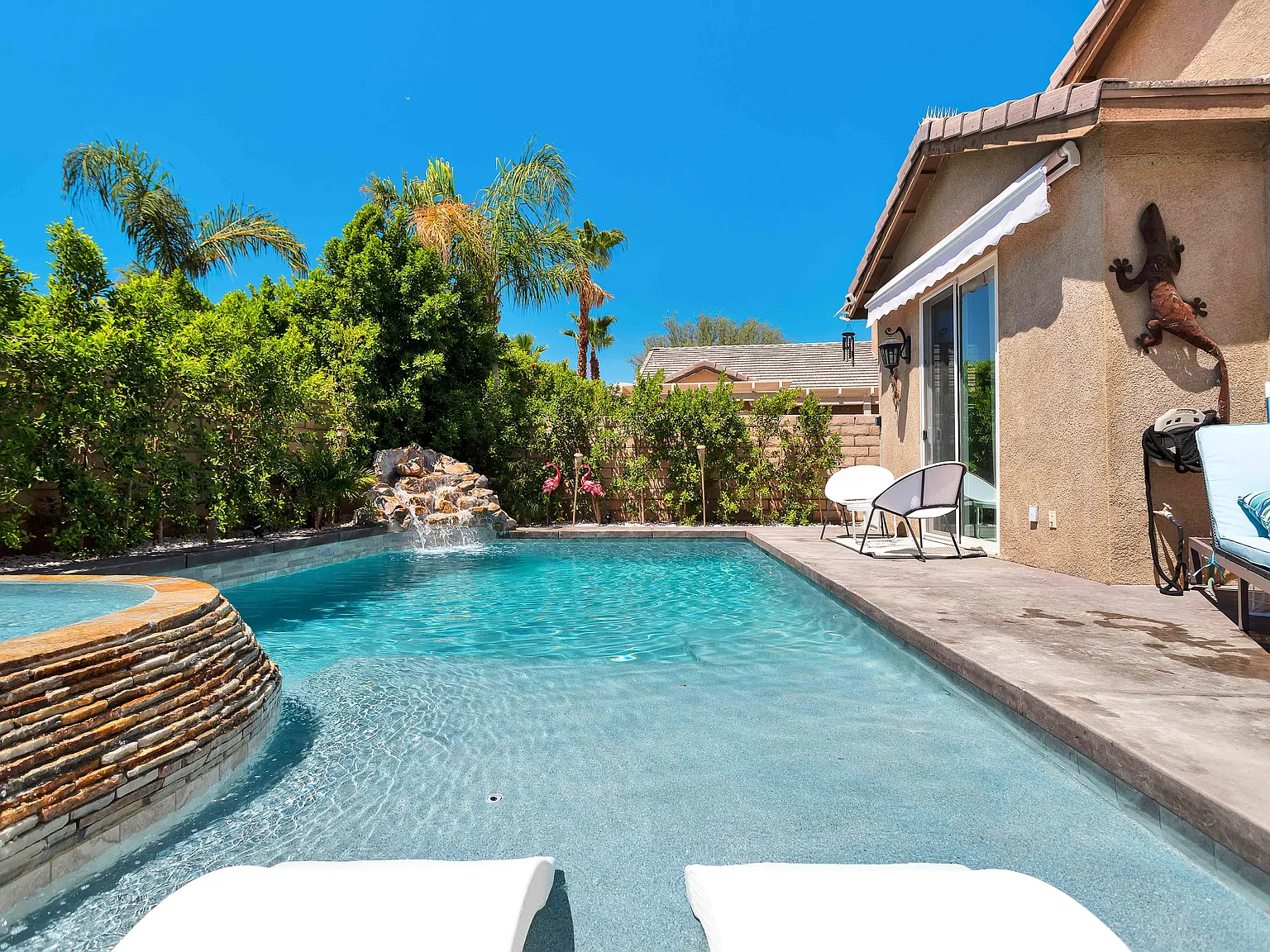 4 bed, 2000 sqft, $6,500 — Photo 1