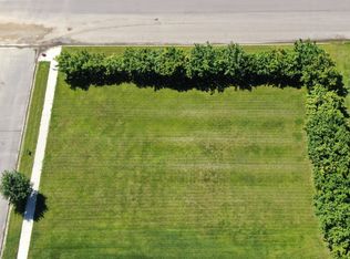 1302 N 5th St, Groton, SD 57445